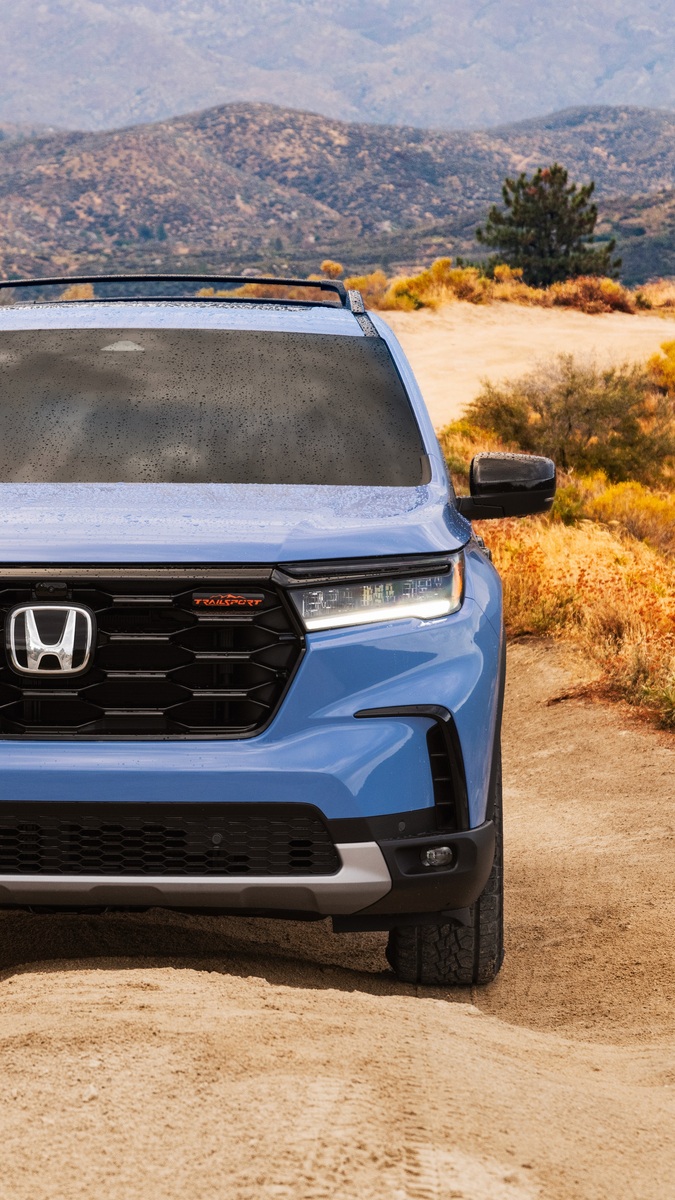 01.1 Pilot Teaser 2 Front Vertical