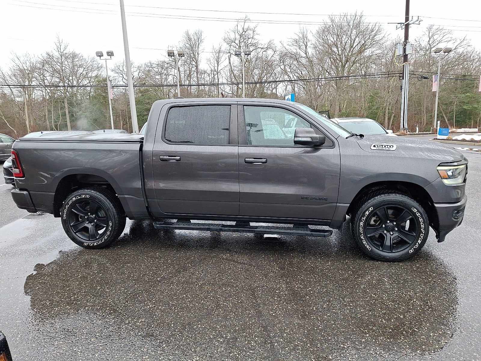 2020 RAM 1500 Big Horn Crew Cab 4x4 5'7" Box