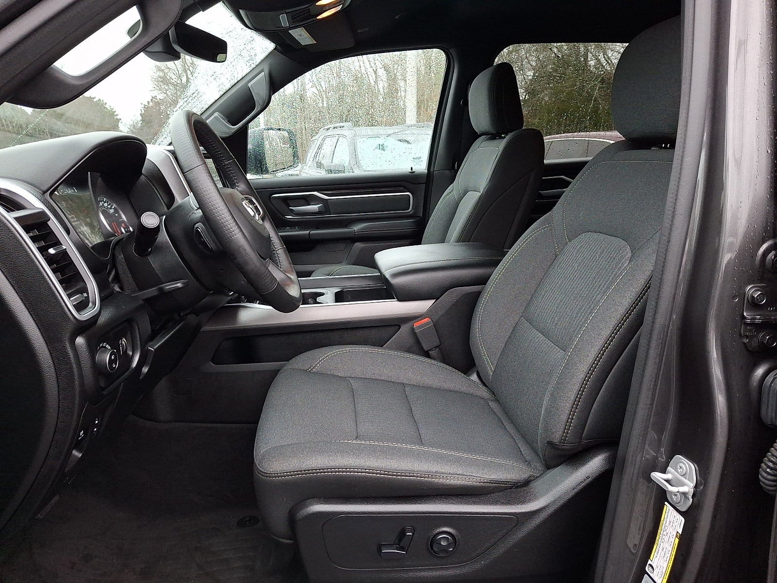 2020 RAM 1500 Big Horn Crew Cab 4x4 5'7" Box