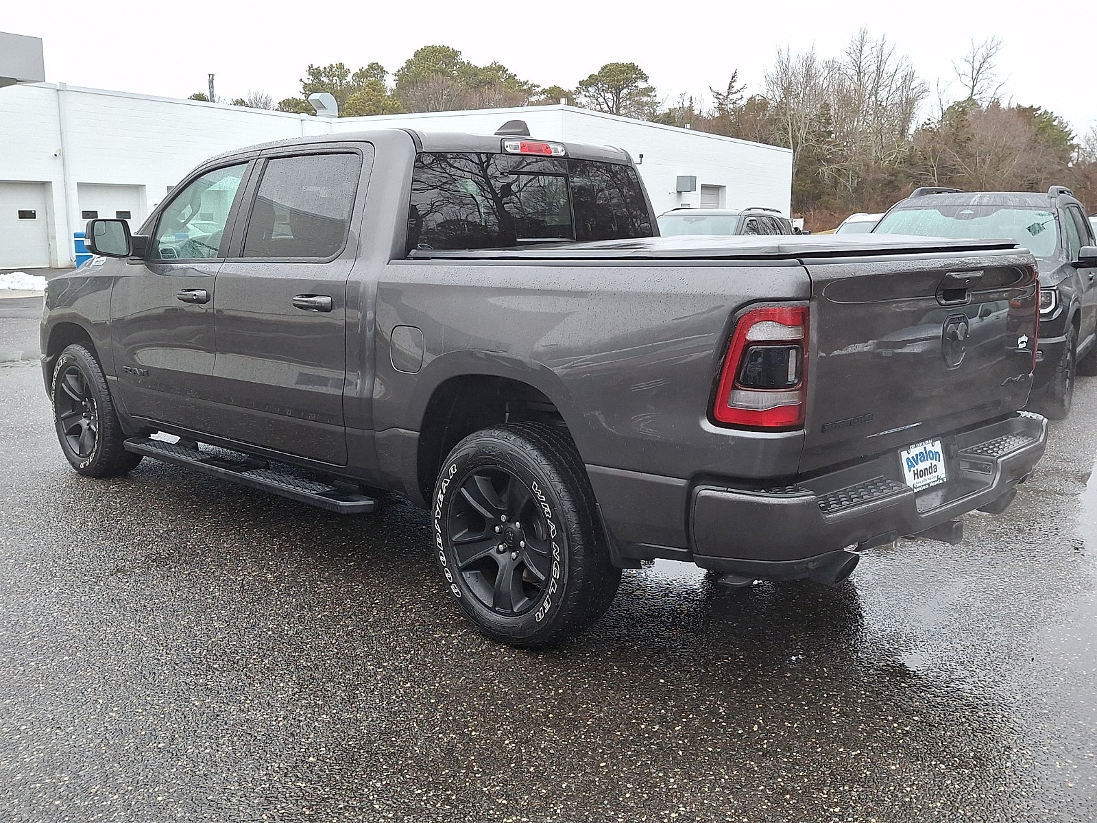 2020 RAM 1500 Big Horn Crew Cab 4x4 5'7" Box