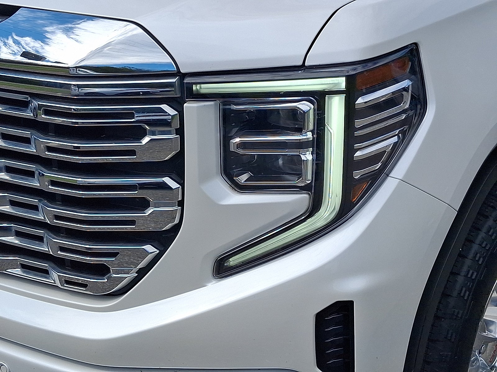 2024 GMC Sierra 1500 4WD Crew Cab Short Box Denali