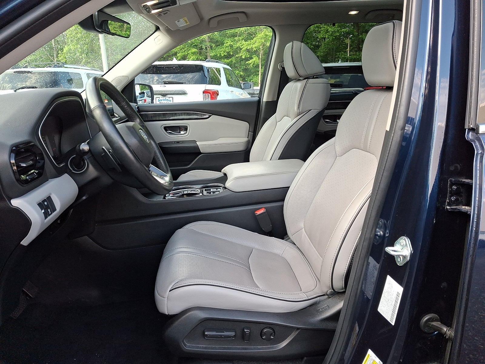 2023 Honda Pilot AWD Elite