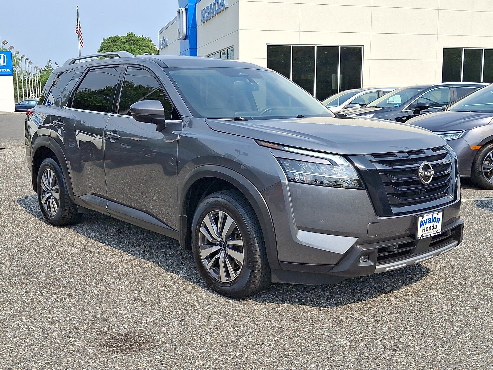2022 Nissan Pathfinder SL 4WD
