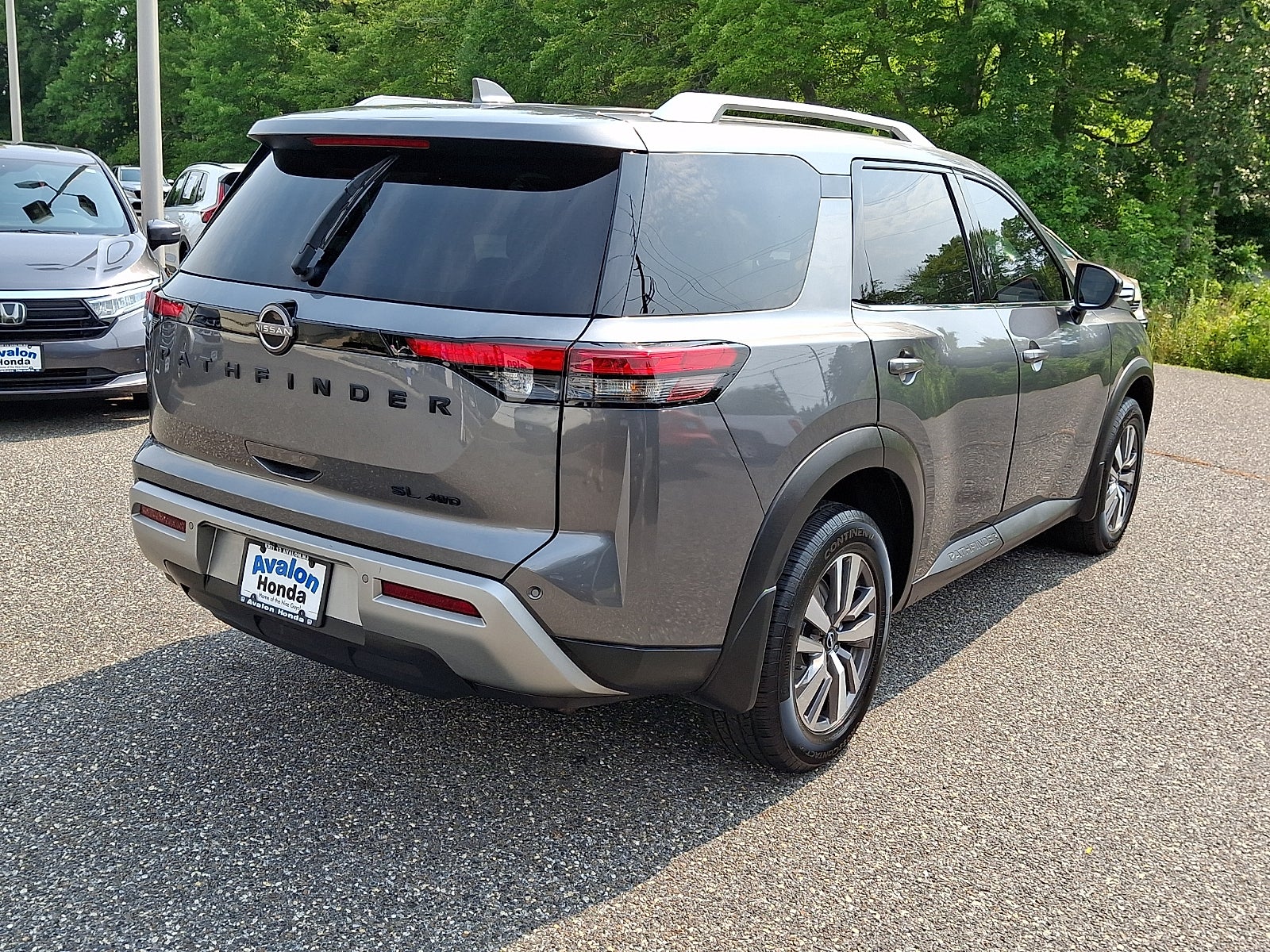 2022 Nissan Pathfinder SL 4WD