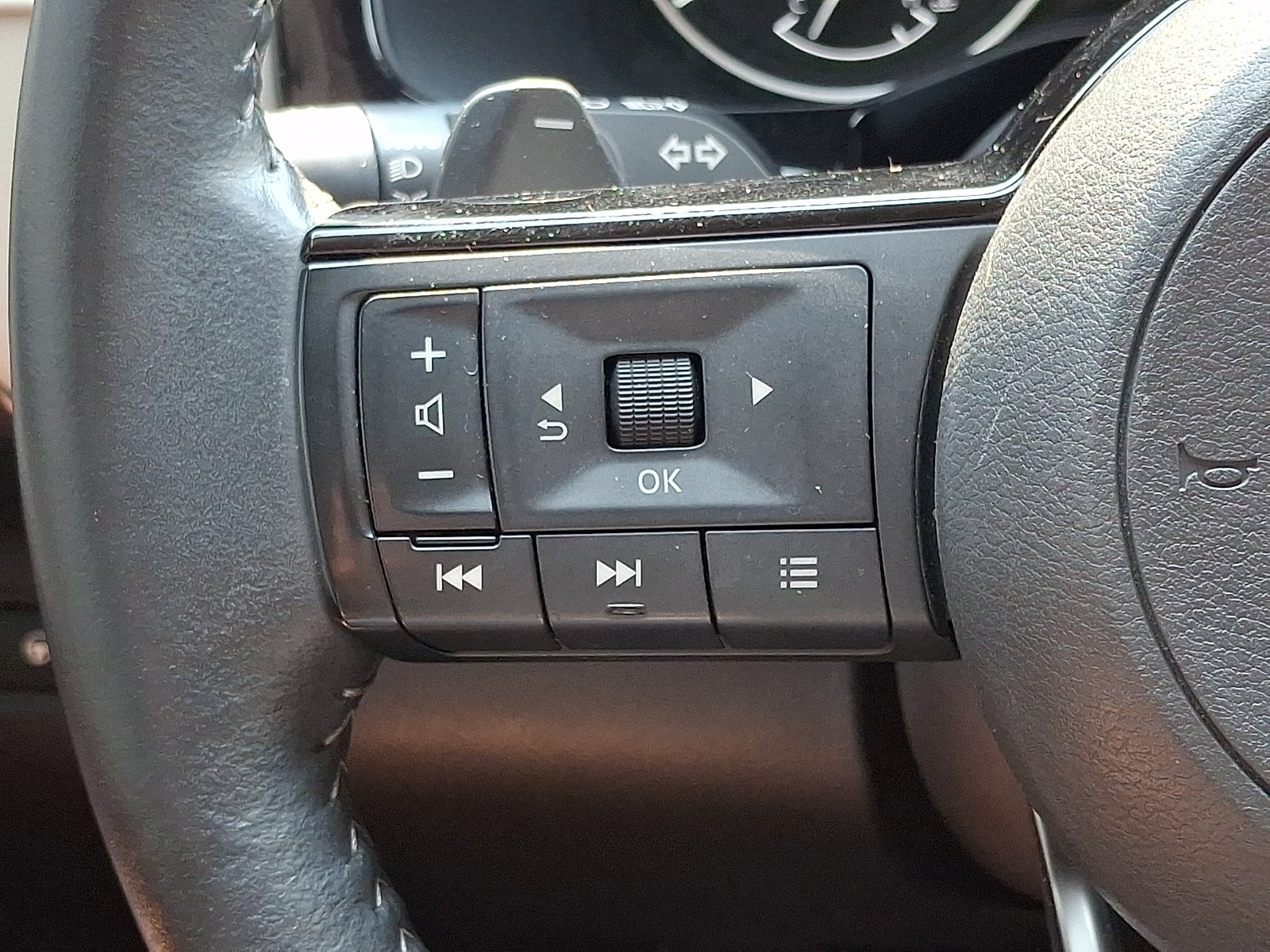 2022 Nissan Pathfinder SL 4WD