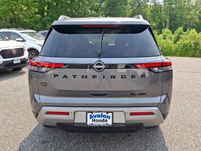 2022 Nissan Pathfinder SL 4WD