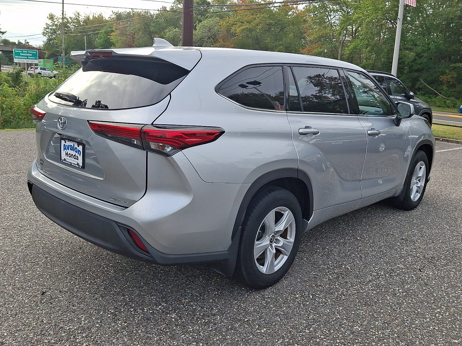 2020 Toyota Highlander LE
