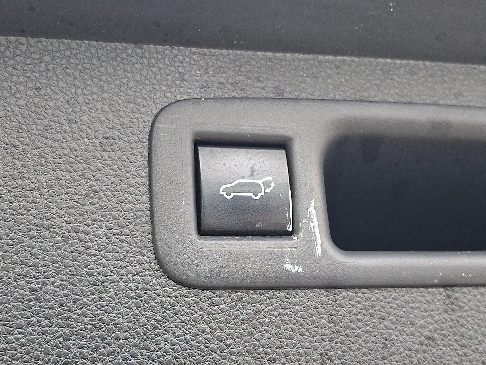 2020 Toyota Highlander LE