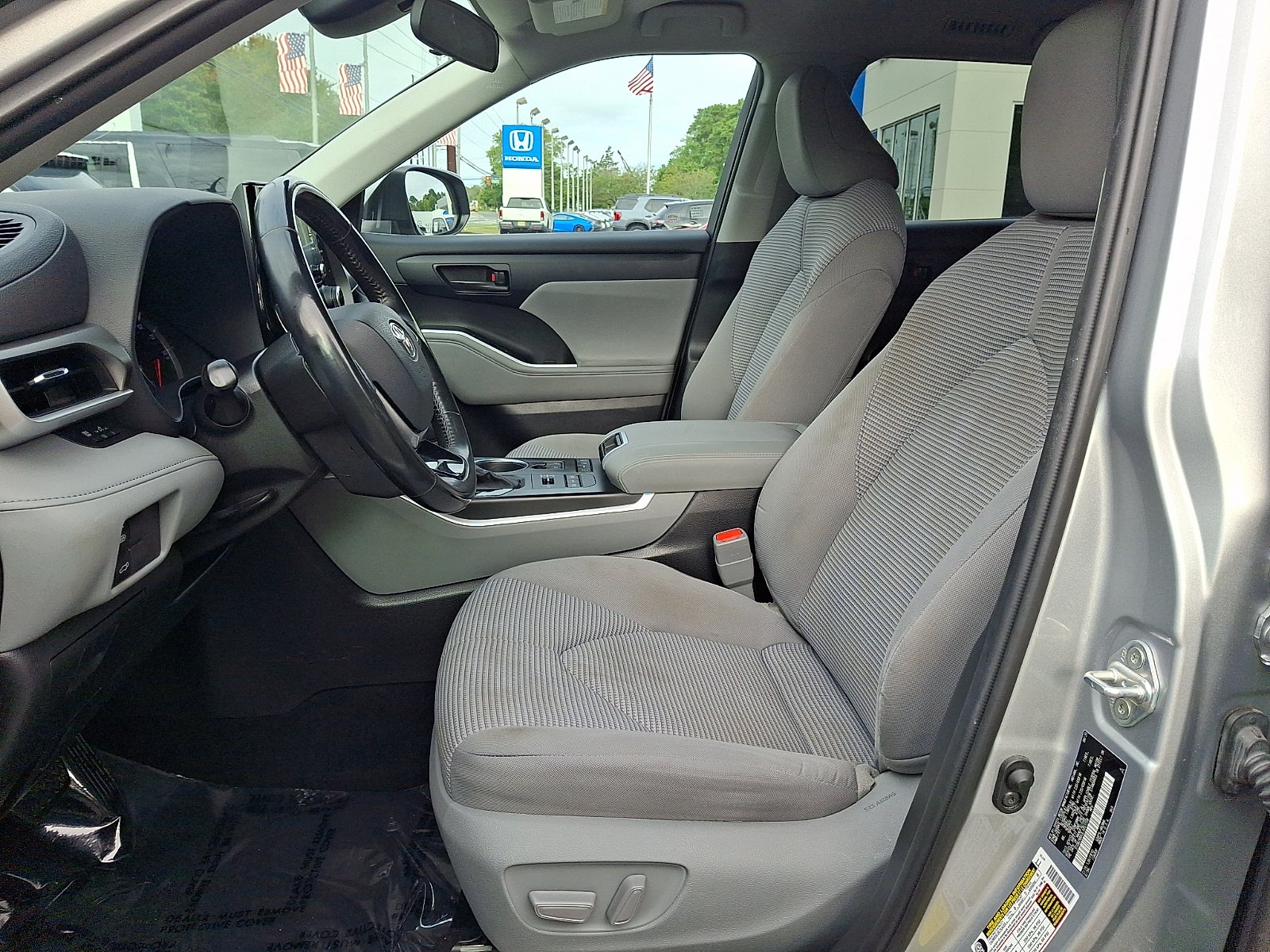 2020 Toyota Highlander LE